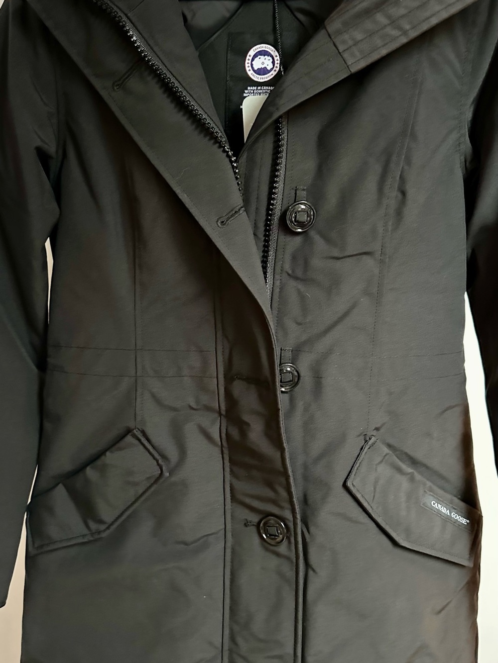NWT Canada Goose Black Rossclair Parka Women’s with Fur-Trim Hood - Picture 4 of 5